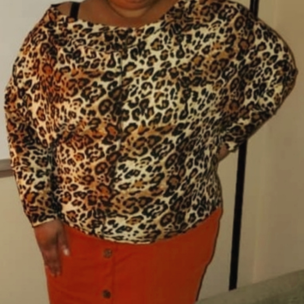 Leopard print top